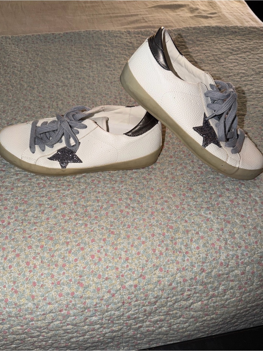 ShuShop White Sneakers with Gray Star Accent